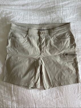 Eddie Bauer Light Beige Bermuda Cargo Shorts